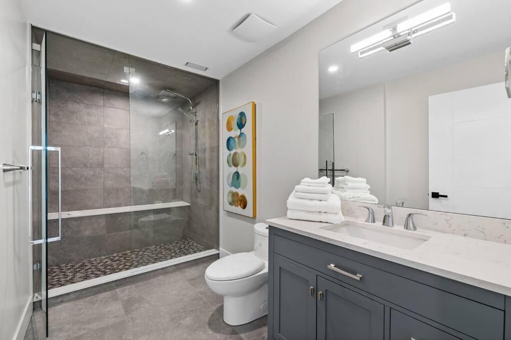 Luxurious 5 Bedroom House With Pool & Sauna West Kelowna Exterior foto